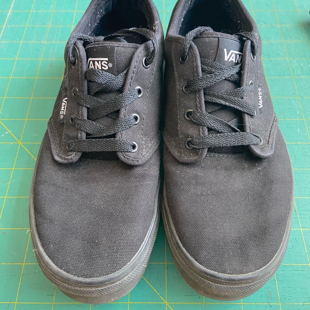 VANS OF THE WALL BLACK LOW TOP LACEUP YOUTH 6